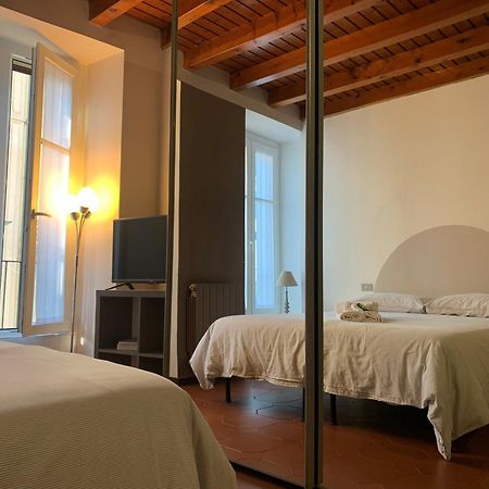 Studio Apartment Una Finestra Su Como Exterior photo